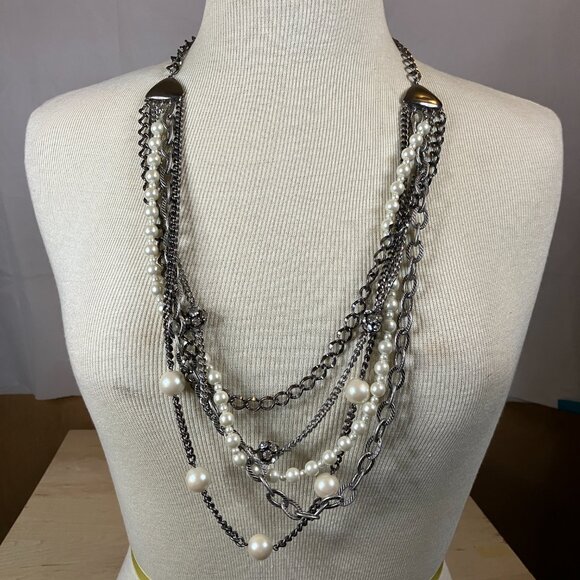 LIVE Closet Clearout - $5 Starts - Picture 4 of 16